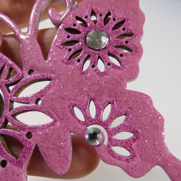 Butterfly with SUNFLOWER DESIGN Laser Cut Wooden Ornament Hangs #2 - Picture 5 of 6